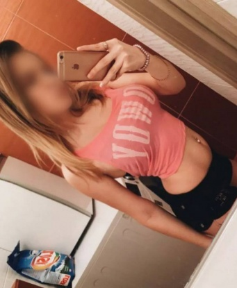 Я нежная и страстная, умеющая доставить настоящее наслаждение. В Москве живу уже несколько лет, где создала свою собственную комфортную атмосферу для встреч. Мои услуги разнообразны: эскорт, эротический массаж, ролевые игры и многое другое. Я гарантирую полное удовлетворение и незабываемые моменты. 💋 Обо мне говорят самые лестные отзывы. Уверена, что мои фото тебя не оставят равнодушным. Доверься мне и открой новые грани удовольствия.🔥 Зоя